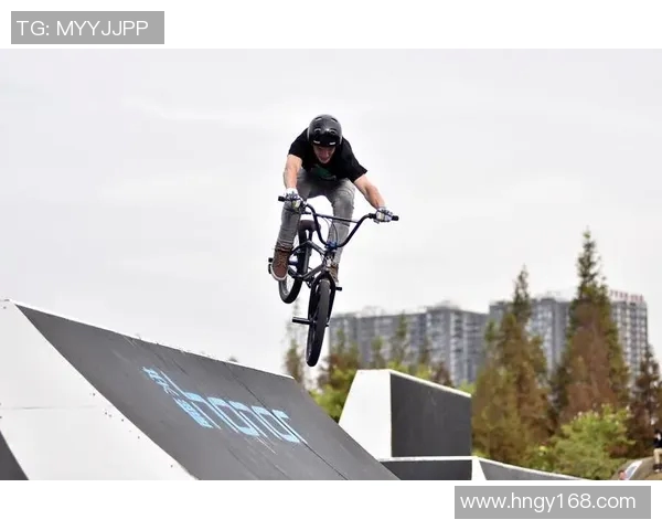 重庆滑板队在极限运动会中的拼搏与梦想追逐之路